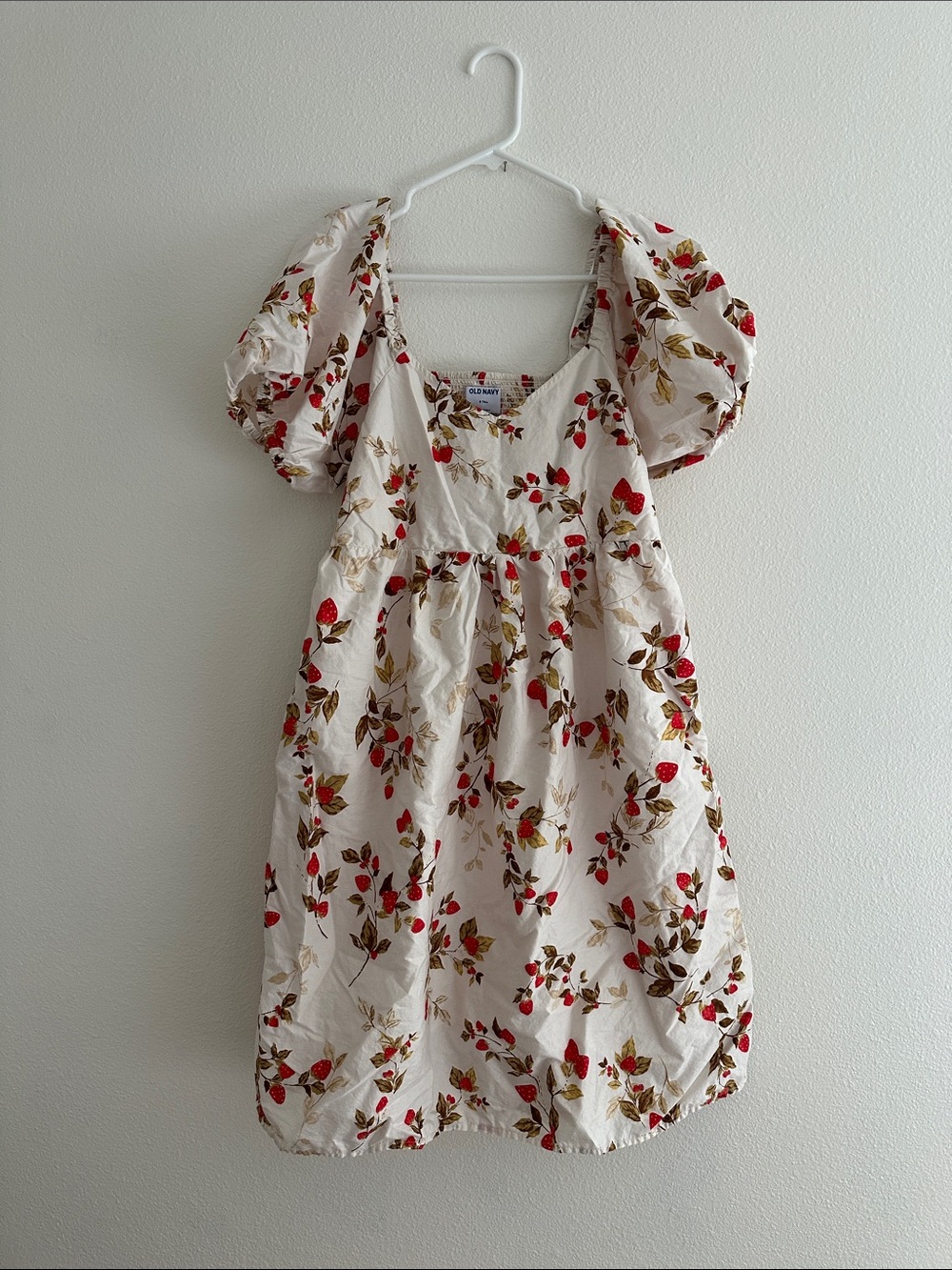 Old Navy Strawberry Print Small Tall